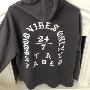 Long sleeve light weight grey Men’s sweatshirt